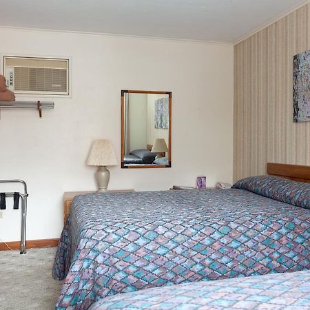 Town & Country Motor Inn Lake Placid Kültér fotó